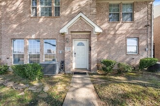 Building Photo - 1413 TX-146