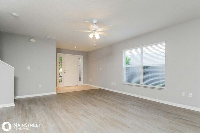 Foto del edificio - 6146 Skylarkcrest Dr