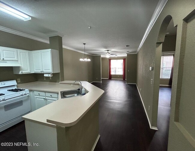 Building Photo - 13810 Sutton Park Dr N