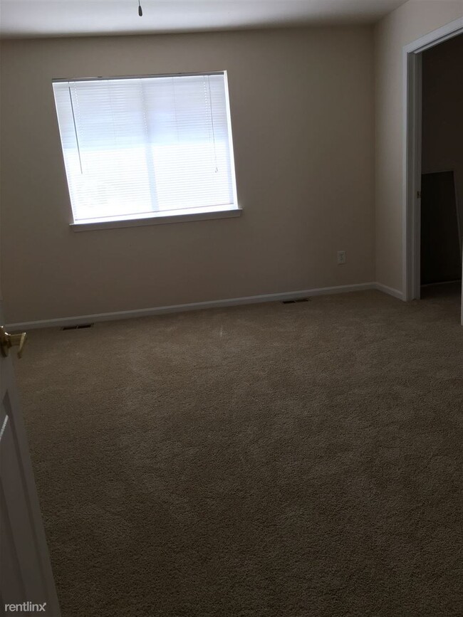 Building Photo - 2 br, 2.5 bath Condo - 35343 Forest St