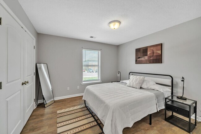 Foto del edificio - 4720 Grant Line Rd