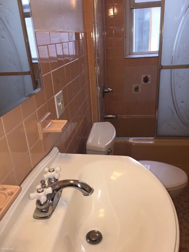 Building Photo - 19 University Rd