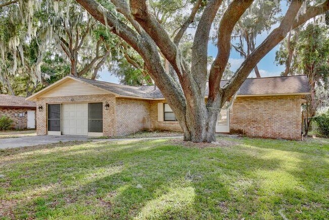 Foto del edificio - Gorgeous 3/2 Home with a 2 Car Garage Located in Well Maintained Cul-de-sac - Leesburg