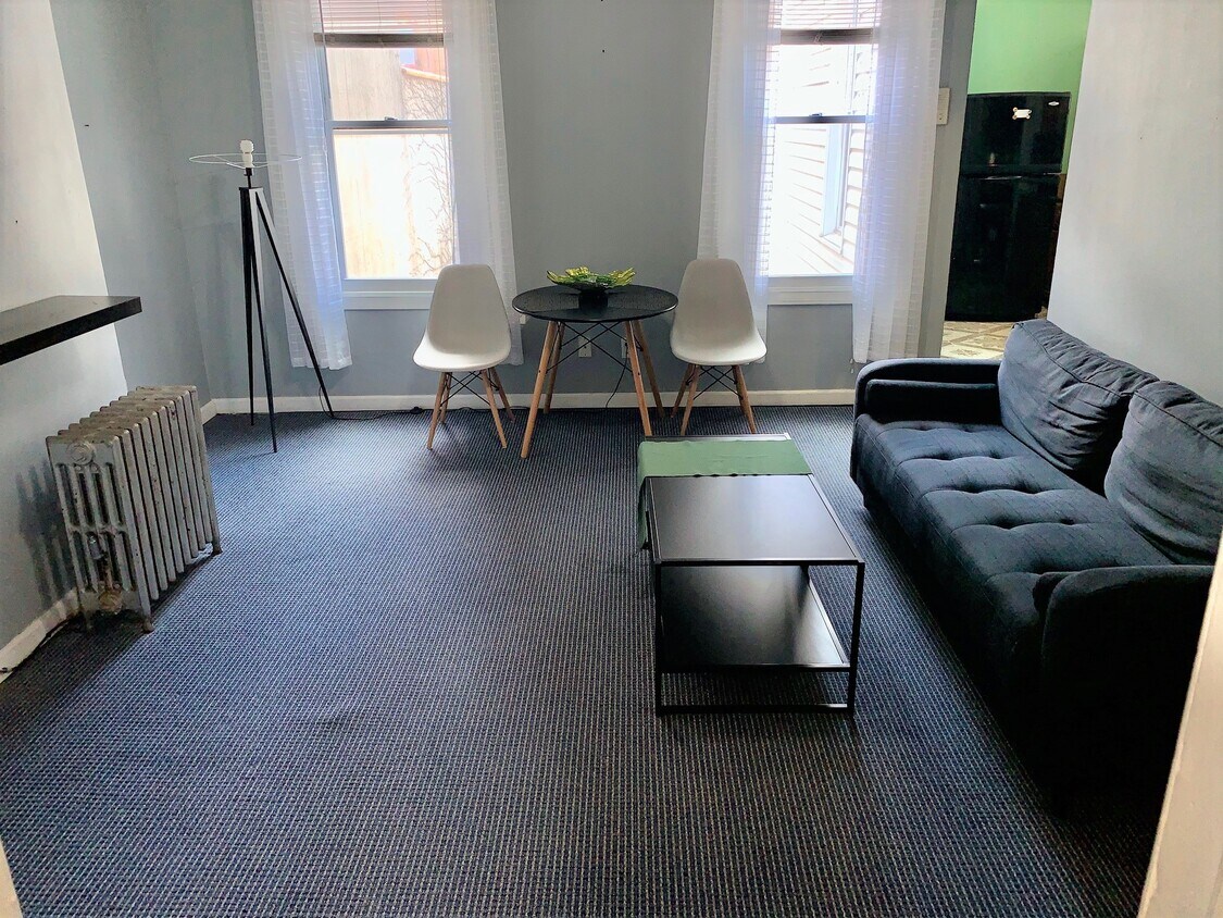 3832 11th St, Queens, NY 11101 Apartments in Queens, NY