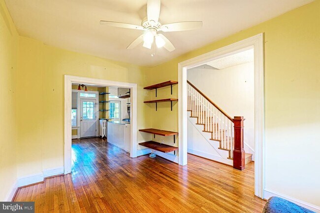Foto del edificio - 741 Newton Pl NW