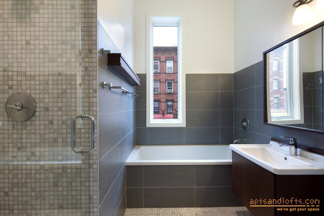 Building Photo - 137 5th Ave