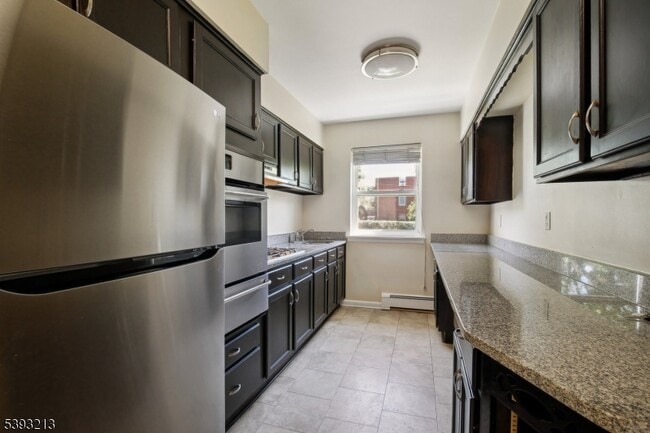 Foto del edificio - 300 Claremont Ave