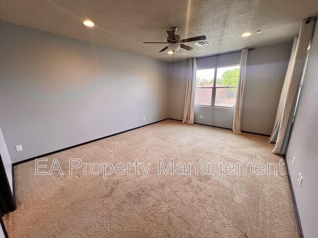 Building Photo - 7215 Valle Jardin Ln NW