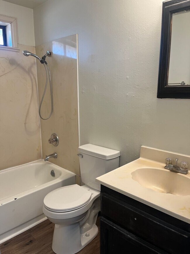 Foto del edificio - 511-513 Plum St