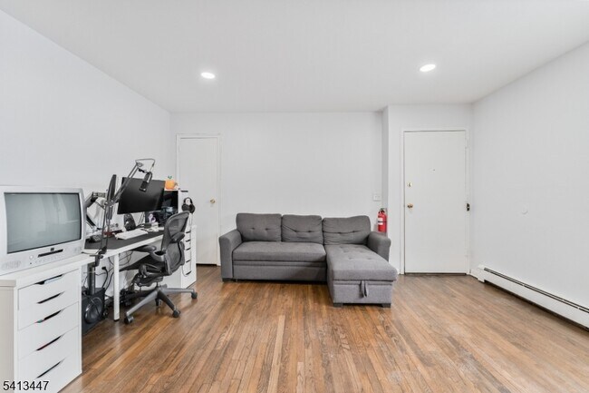 Foto del edificio - 104 N Beverwyck Rd