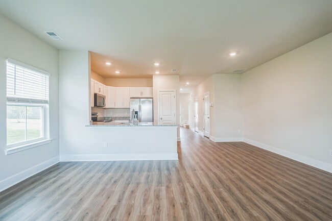 Building Photo - 121 Nootka Wy