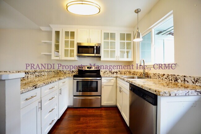 Foto del edificio - Impeccable Quality in this Recently Remode...