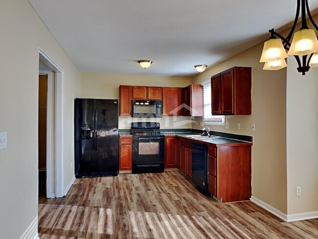 Building Photo - 5785 Chase Run