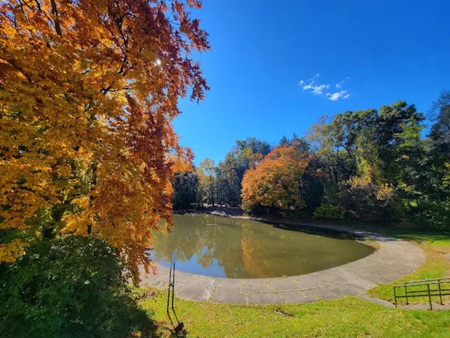 Building Photo - 763 Sylvester Way