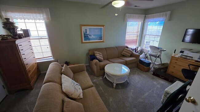 Foto del edificio - 9604 Ventnor Ave