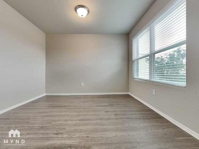 Building Photo - 9437 Apple Ridge Ln