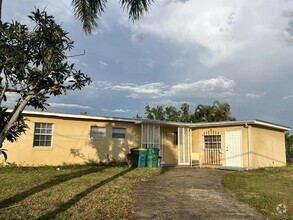 Building Photo - 4126 Gardner Dr