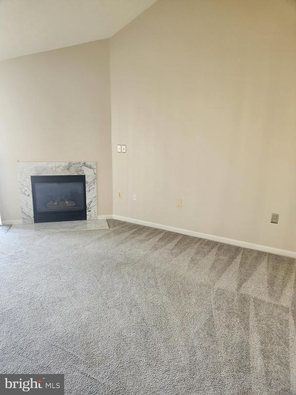 Foto del edificio - 8941 Town Center Cir