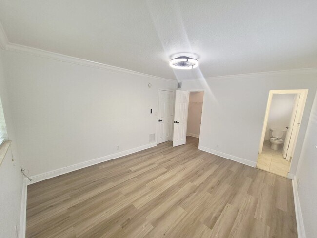 Foto del edificio - 5080 SW 64th Ave