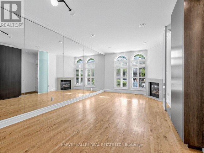 Building Photo - 26 Marlborough Ave