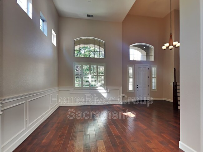 Building Photo - 265 Woodhaven Pl