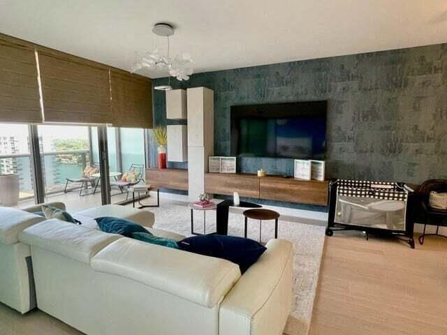 Building Photo - 5875 Collins Ave