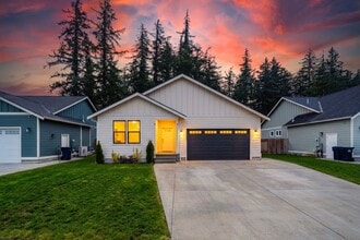 Building Photo - 1136 Falcon Ct