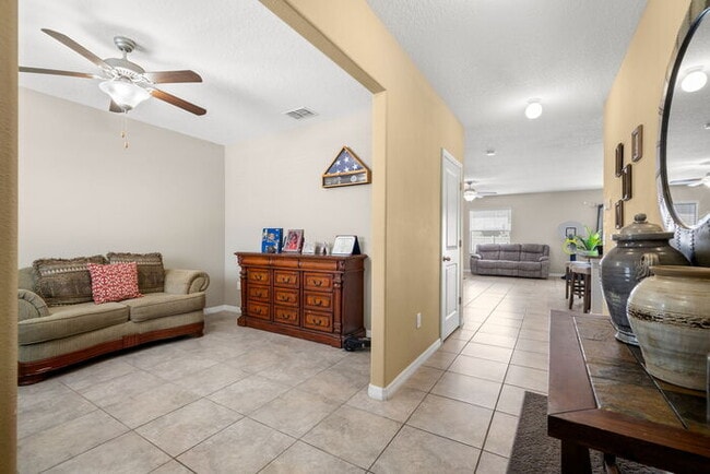 Building Photo - BEAUTIFUL Home For Rent in Cypress Creek!