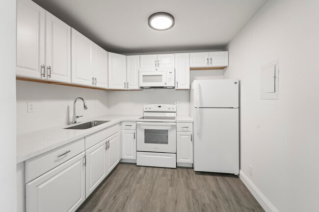 Building Photo - 938 Normandy Trail
