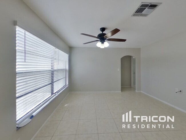 Foto del edificio - 9413 Barnstead Ln