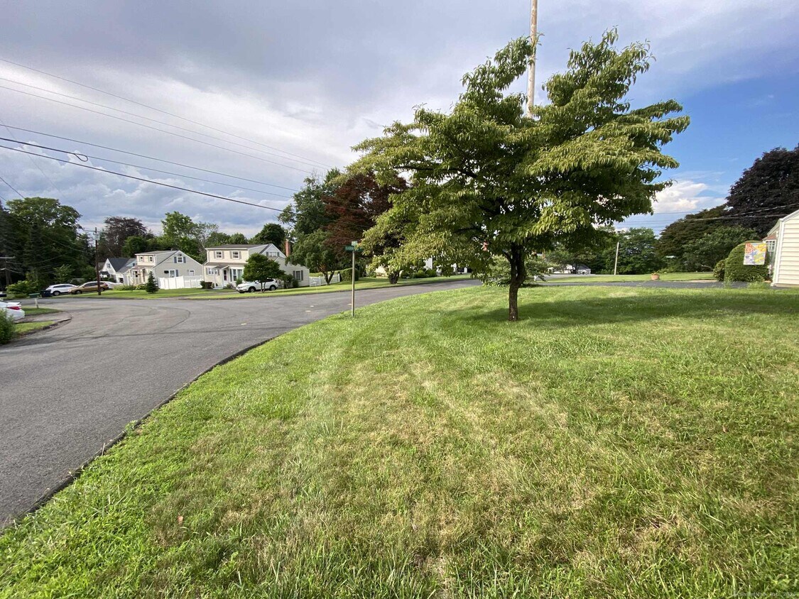 Foto del edificio - 19 Dartmouth Ln