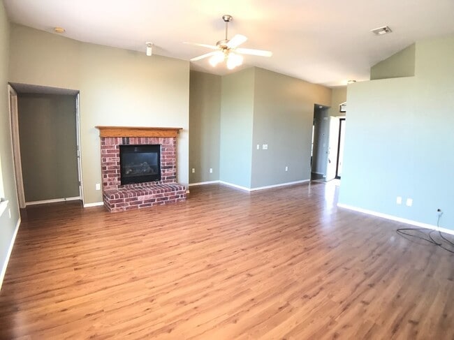 Foto del edificio - 16224 Panther Way