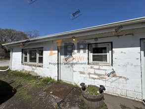 Building Photo - 5030 W Ridge Rd