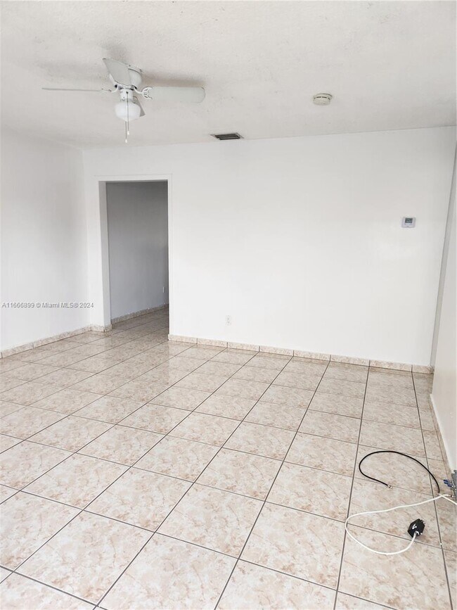 Foto del edificio - 668 W 30th St