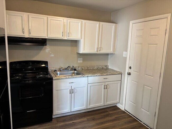 Foto del edificio - Charming 2-bedroom and 1-bathroom house lo...