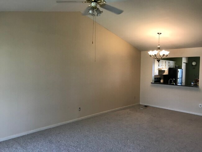 LIVING ROOM - 1302 Derbyshire Ct