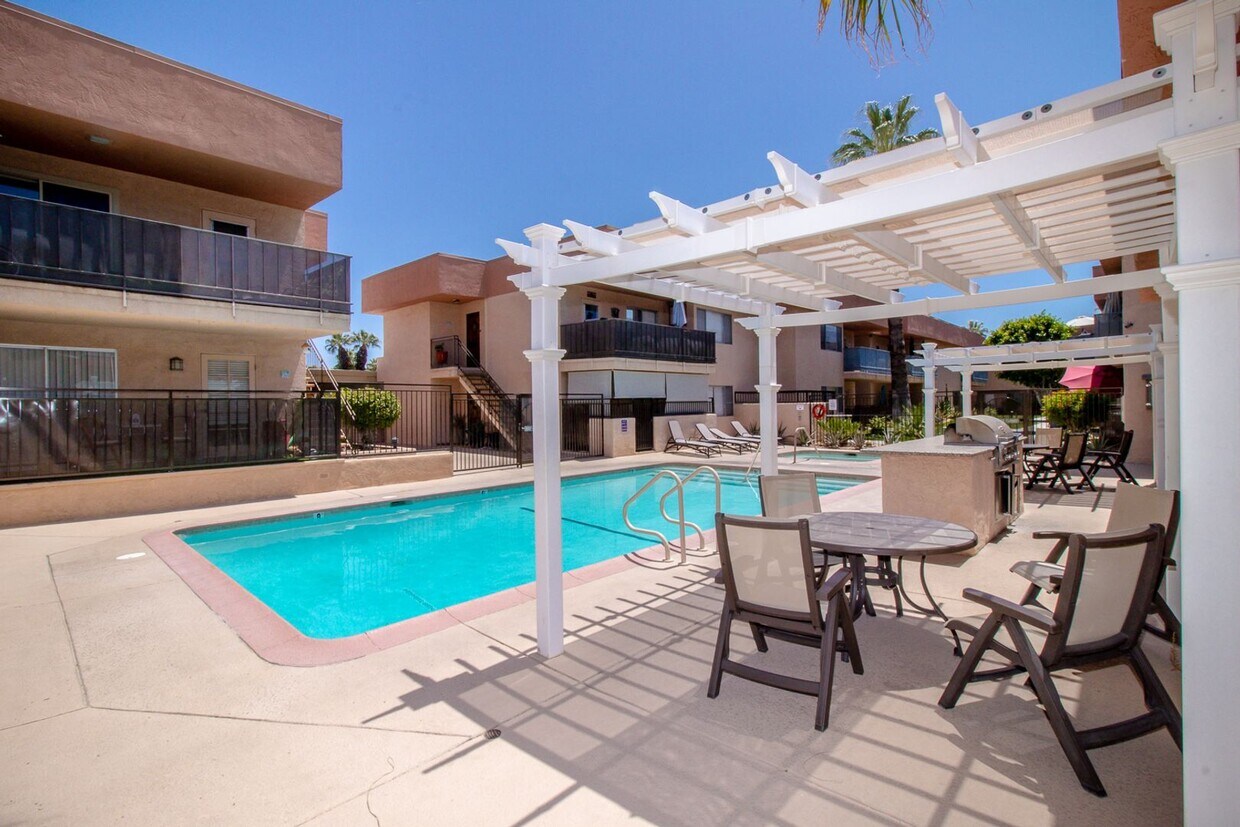 Primary Photo - Beautiful 2 Bed/2 Bath With Community Pool...