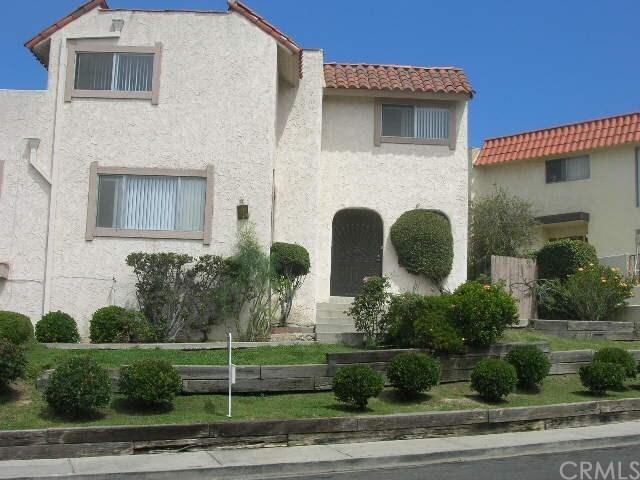 Building Photo - 318 Avenida Santa Barbara