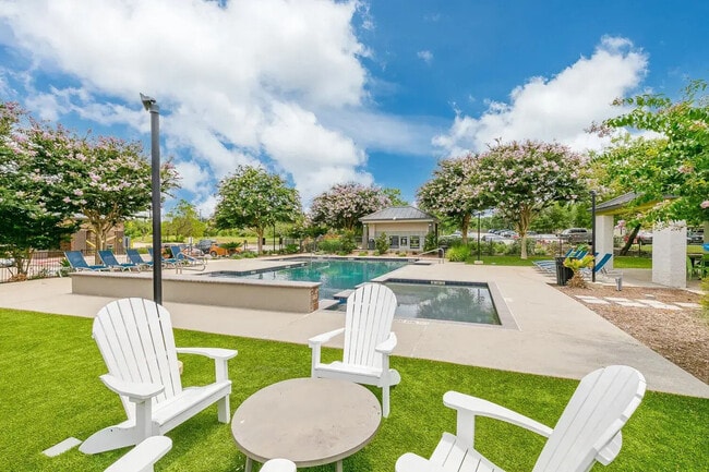 Building Photo - Emerge Vista