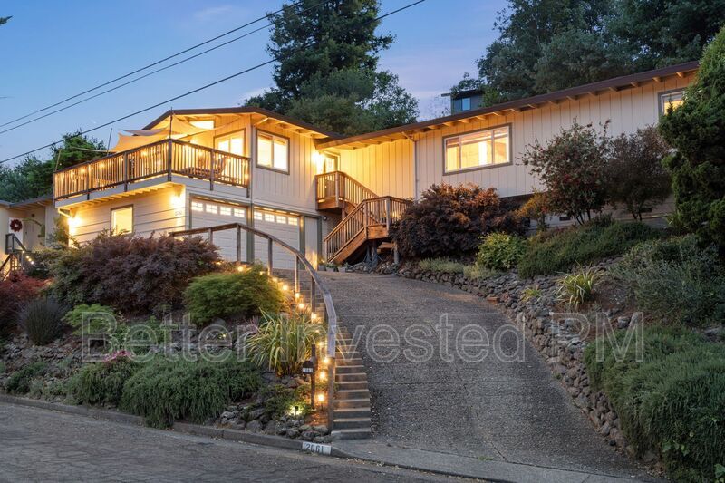 Primary Photo - 2061 Woodside Dr
