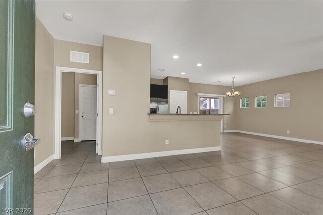 Foto del edificio - 9490 Alma Ridge Ave