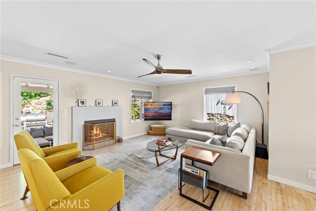 Building Photo - 255 Nyes Pl