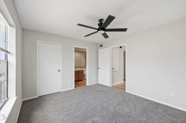 Foto del edificio - 1182 Green Meadow St