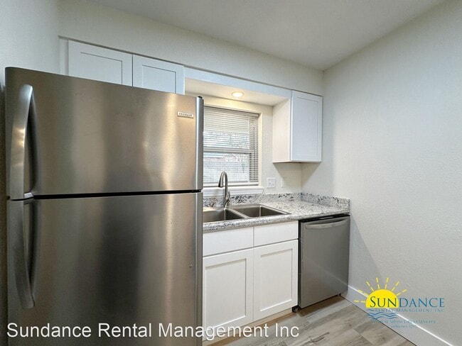 Building Photo - 2 br, 1 bath House - 622 W Sunset Boulevar...