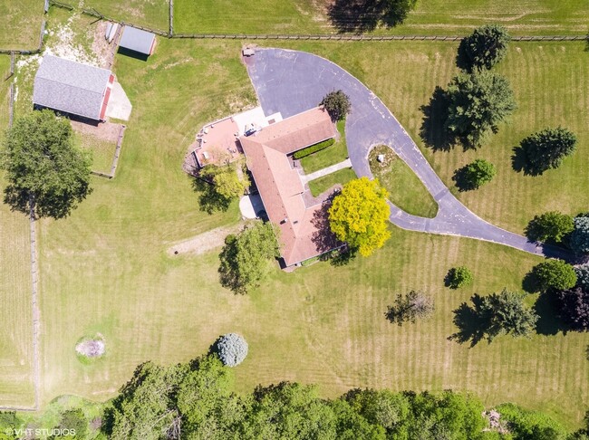 Building Photo - 157M Helm Rd