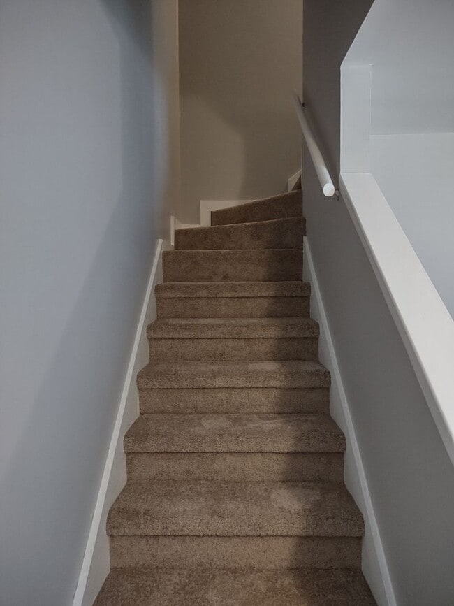 Foto del edificio - ****MOVE IN SPECIAL****Fabulous Upgraded Three Bedroom/Two Bath Townhome - Walking Distance to Le...