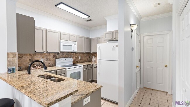 Foto del edificio - 4464 Highland Rd