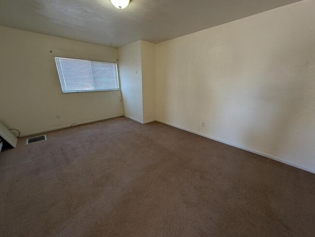 Building Photo - 430 N 2nd Ave