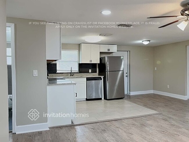 Building Photo - 201 Spring Lake Cir