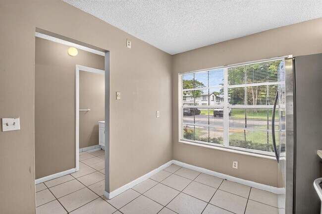 Foto del edificio - 3700 Savoy Ln